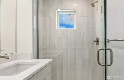 Bath - 9007 NE 203rd Ln #C, Bothell, WA 98011 photo 4 of 5