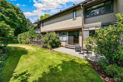 11911 Stendall Dr N, Seattle, WA 98133
