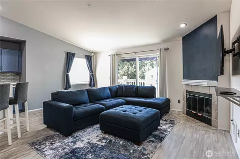 Living - 11325 19th Ave SE #B304, Everett, WA 98208 photo 1 of 1