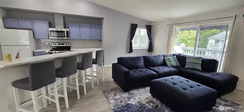 Living - 11325 19th Ave SE #B304, Everett, WA 98208 photo 2 of 2