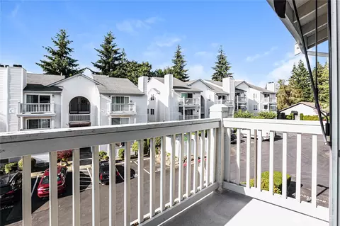 Exterior - 11325 19th Ave SE #B304, Everett, WA 98208 photo 2 of 2
