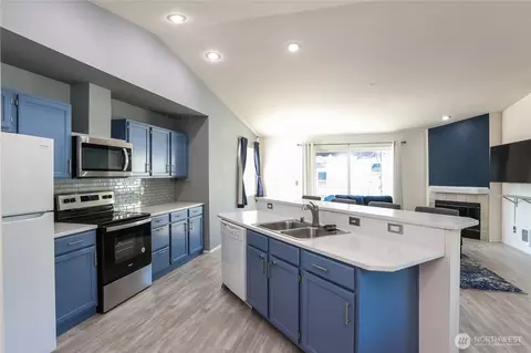 Kitchen - 11325 19th Ave SE #B304, Everett, WA 98208 photo 1 of 1