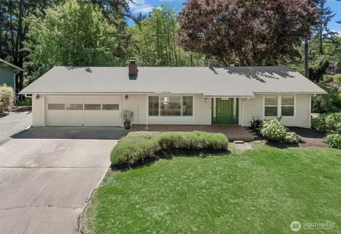 711 Eagle Cliff Rd NE, Bainbridge Island, WA 98110