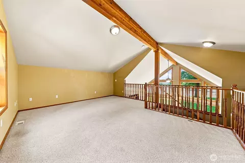 Living - 24117 SE 440th St, Enumclaw, WA 98022 photo 4 of 4