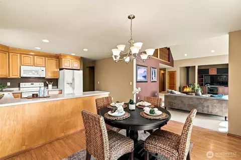 Dining - 24117 SE 440th St, Enumclaw, WA 98022 photo 3 of 3