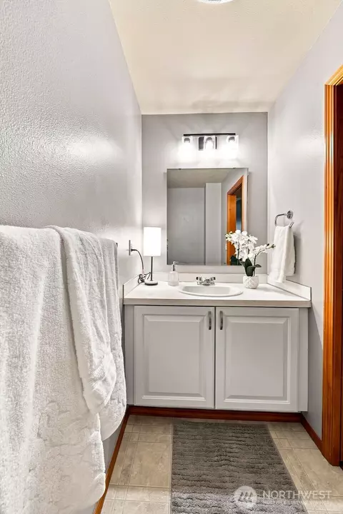 Bath - 24117 SE 440th St, Enumclaw, WA 98022 photo 1 of 3