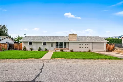 203 SE 1st, East Wenatchee, WA 98802