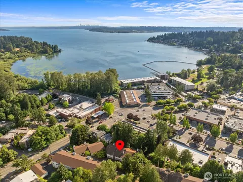 9910 NE 116th St #202, Kirkland, WA 98034