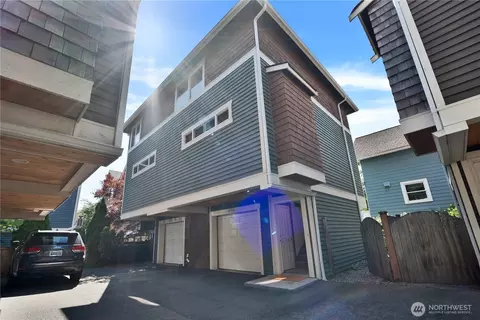 4516 Dayton Ave N, Seattle, WA 98103