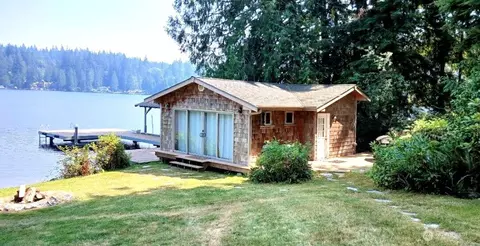 425 W Shore Loop Rd, Snohomish, WA 98290