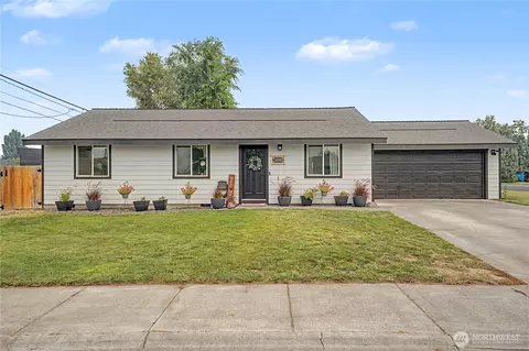 1153 S Grand Dr, Moses Lake, WA 98837