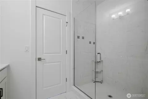 Bath - 2422 217th St SE #D, Bothell, WA 98021 photo 4 of 4