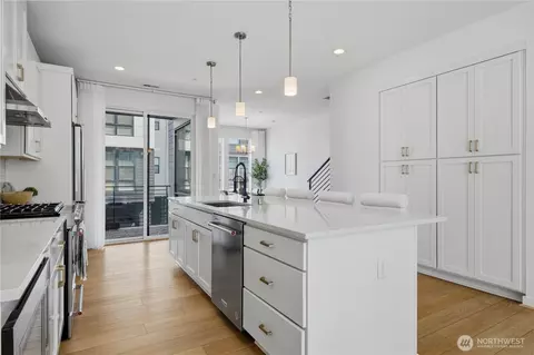 Kitchen - 2422 217th St SE #D, Bothell, WA 98021 photo 4 of 4