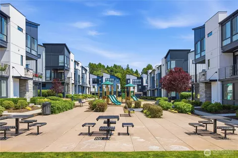 Exterior - 2422 217th St SE #D, Bothell, WA 98021 photo 4 of 5
