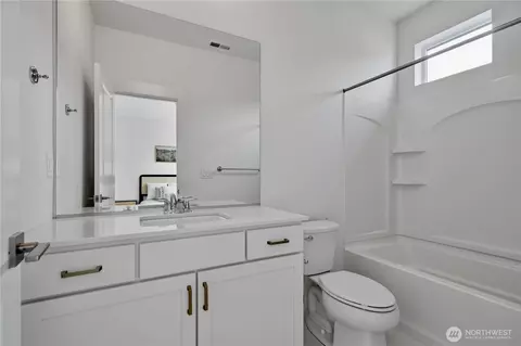 Bath - 2422 217th St SE #D, Bothell, WA 98021 photo 2 of 4