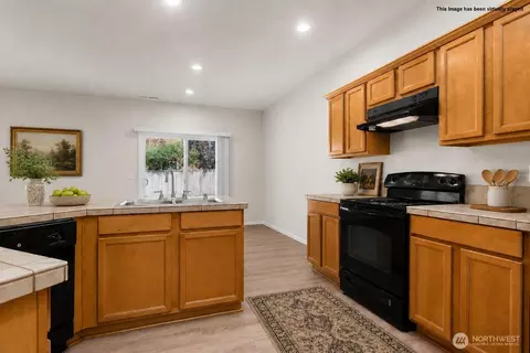 Kitchen - 4131 SE 167th Place Se Pl SE #14, Bothell, WA 98012 photo 2 of 2
