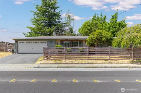 24325 16th Ave S, Des Moines, WA 98198