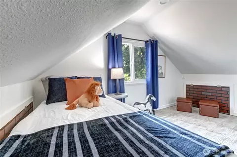 Bedroom - 2327 Harrison Ave, Everett, WA 98201 photo 6 of 6