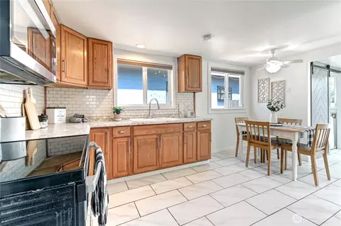 Kitchen - 2327 Harrison Ave, Everett, WA 98201 photo 1 of 4