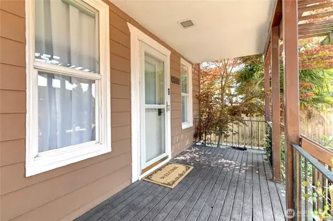 Exterior - 2327 Harrison Ave, Everett, WA 98201 photo 2 of 7