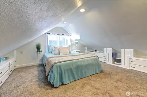 Bedroom - 2327 Harrison Ave, Everett, WA 98201 photo 4 of 6