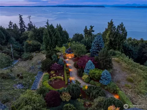 11075 NE Carmody Ln, Kingston, WA 98346