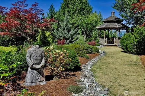 11075 NE Carmody Ln, Kingston, WA 98346