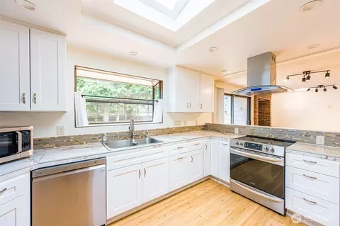 Kitchen - 100 Sunland Dr, Sequim, WA 98382 photo 1 of 2