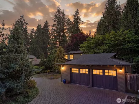 12838 NE 73rd St, Kirkland, WA 98033