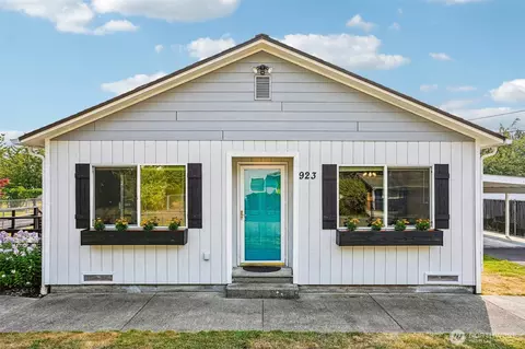 923 16th St SW, Puyallup, WA 98371