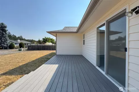 Exterior - 942 E Willow St, Sequim, WA 98382 photo 3 of 5