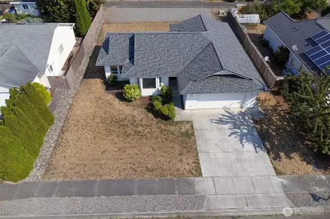 View/Area - 942 E Willow St, Sequim, WA 98382 photo 1 of 6