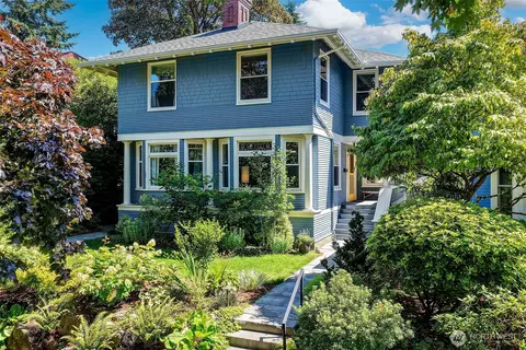418 16th Ave E #418, Seattle, WA 98112
