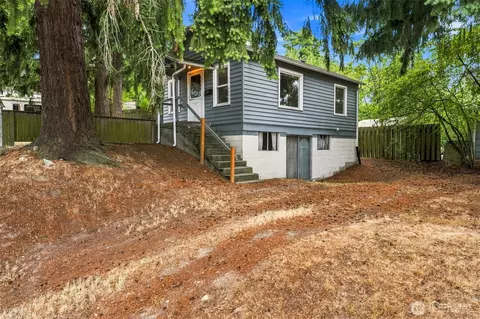 7955 29th Ave SW, Seattle, WA 98126