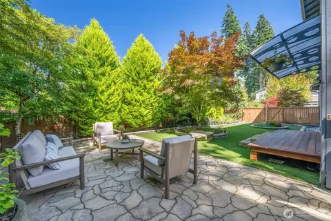Exterior - 22004 33rd Dr SE, Bothell, WA 98021 photo 4 of 4