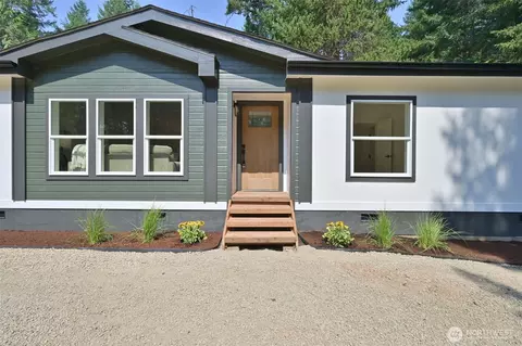 5189 SW Paradise Ln, Port Orchard, WA 98367