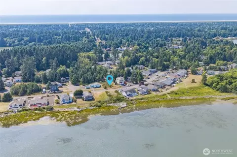 129 Sunrise Ave SE, Ocean Shores, WA 98569
