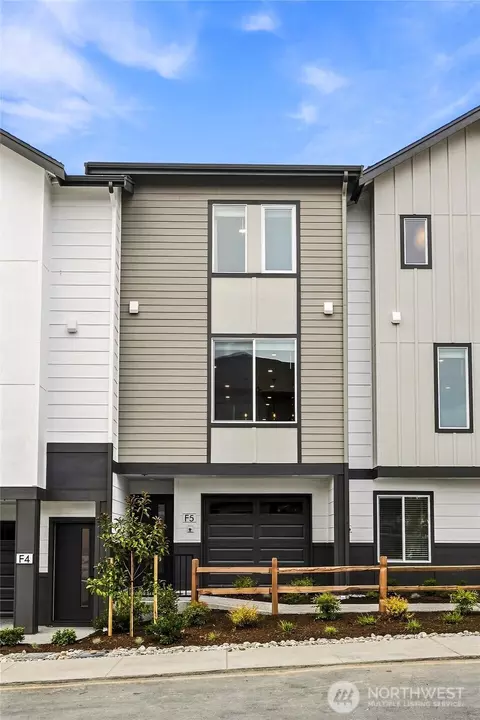 16202 Manor Way #F2, Lynnwood, WA 98087