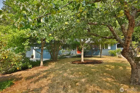 1421 Channel View Ln, Freeland, WA 98249