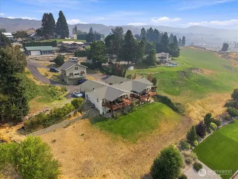 57 Katalpa Ln, Manson, WA 98831
