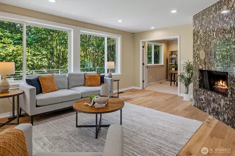Living - 17410 102nd Ave NE, Bothell, WA 98011 photo 3 of 4