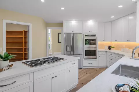 Kitchen - 17410 102nd Ave NE, Bothell, WA 98011 photo 2 of 4
