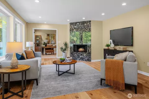 Living - 17410 102nd Ave NE, Bothell, WA 98011 photo 2 of 4