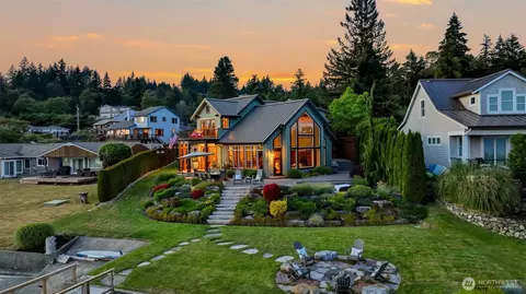 8014 Warren Dr NW, Gig Harbor, WA 98335