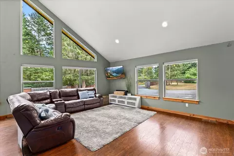 Living - 21710 78th Ave E, Graham, WA 98338 photo 1 of 2