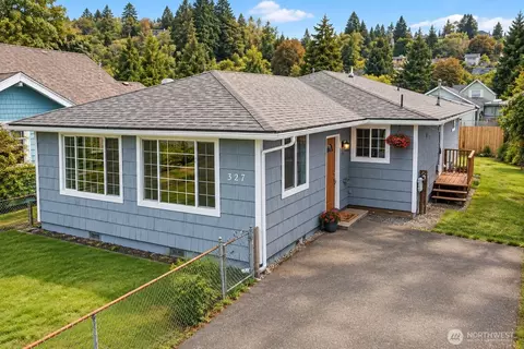 327 Eklund Ave, Hoquiam, WA 98550