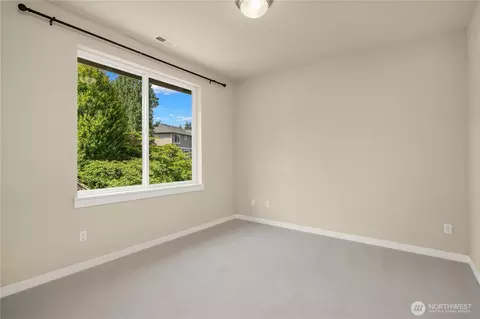 Bedroom - 14517 99th Ave NE, Bothell, WA 98011 photo 4 of 5