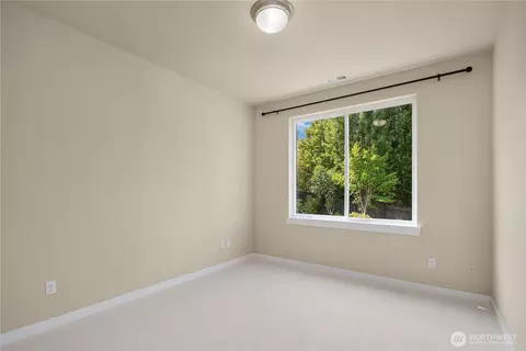 Bedroom - 14517 99th Ave NE, Bothell, WA 98011 photo 3 of 5