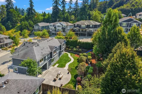 View/Area - 14517 99th Ave NE, Bothell, WA 98011 photo 3 of 4