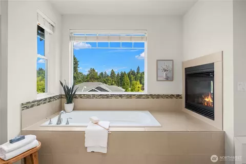 Bath - 14517 99th Ave NE, Bothell, WA 98011 photo 3 of 5